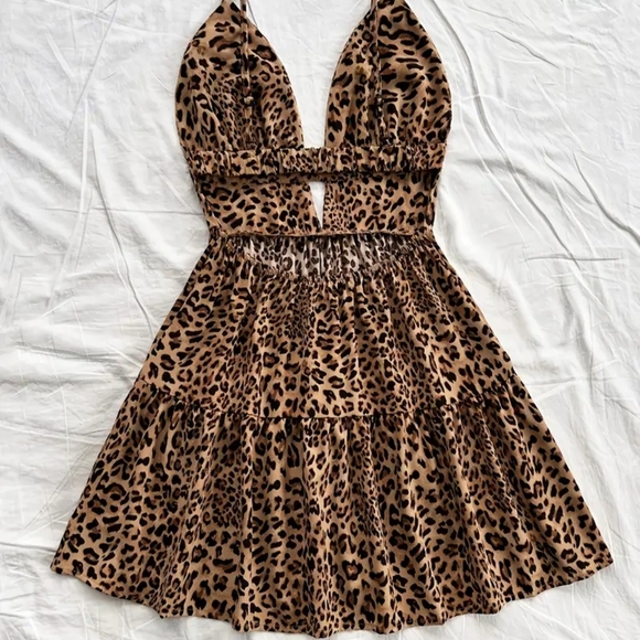 Brown and Black Plunge Neck Sleeveless Dress - Picture 2 of 2